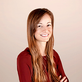 Chiara De Gasperin, Analyst